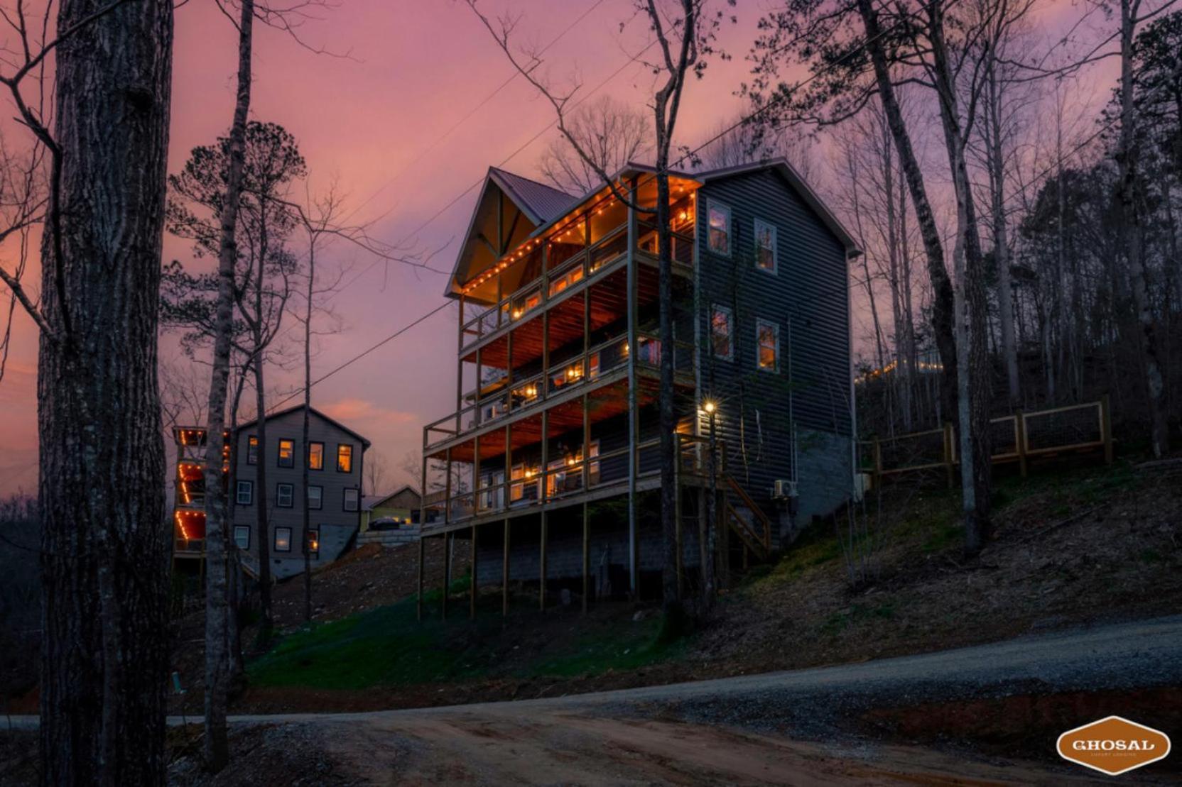 Tranquil Mountain Getaway By Ghosal Luxury Lodging แกตลิงเบิร์ก ภายนอก รูปภาพ
