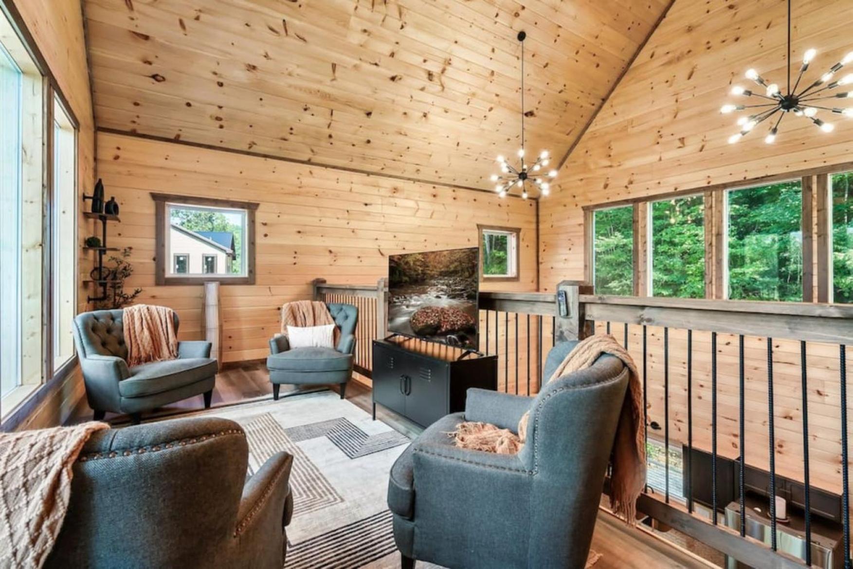 Tranquil Mountain Getaway By Ghosal Luxury Lodging แกตลิงเบิร์ก ภายนอก รูปภาพ
