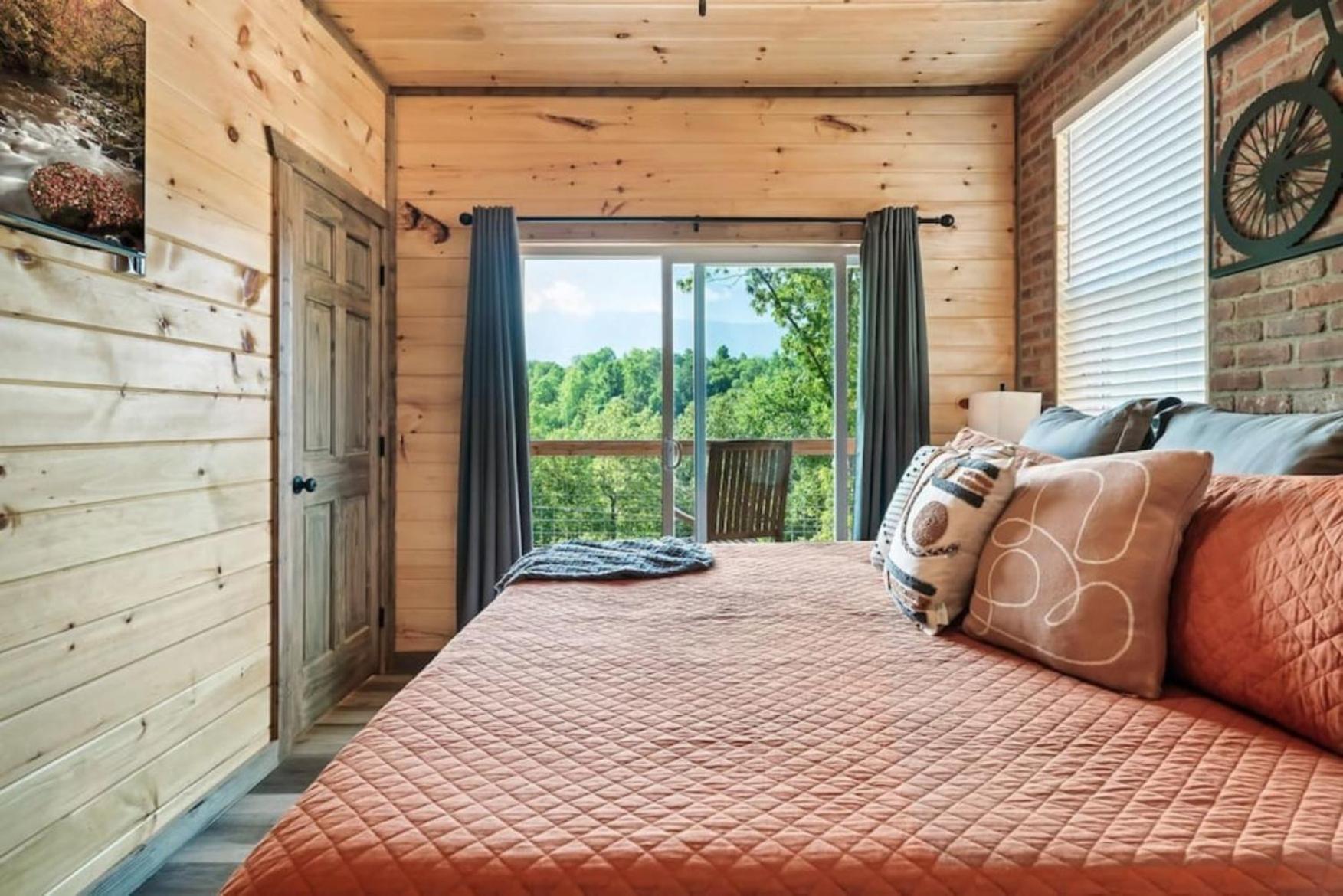 Tranquil Mountain Getaway By Ghosal Luxury Lodging แกตลิงเบิร์ก ภายนอก รูปภาพ