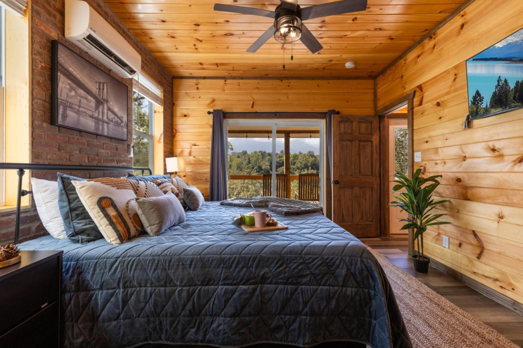 Tranquil Mountain Getaway By Ghosal Luxury Lodging แกตลิงเบิร์ก ภายนอก รูปภาพ